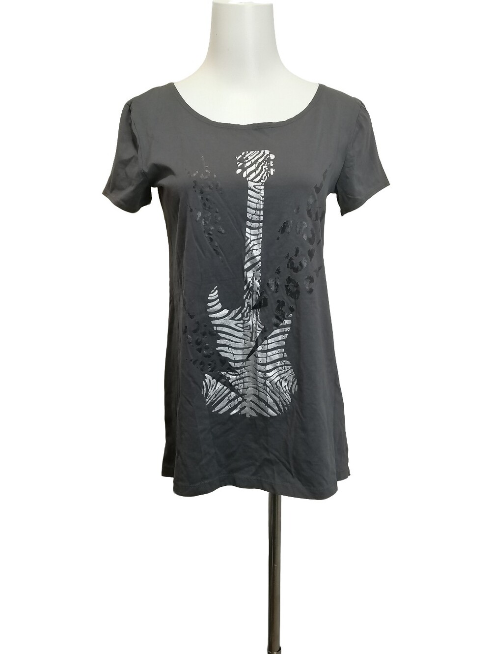 🐜🐜Women's Gray Graphic Guitar Tee